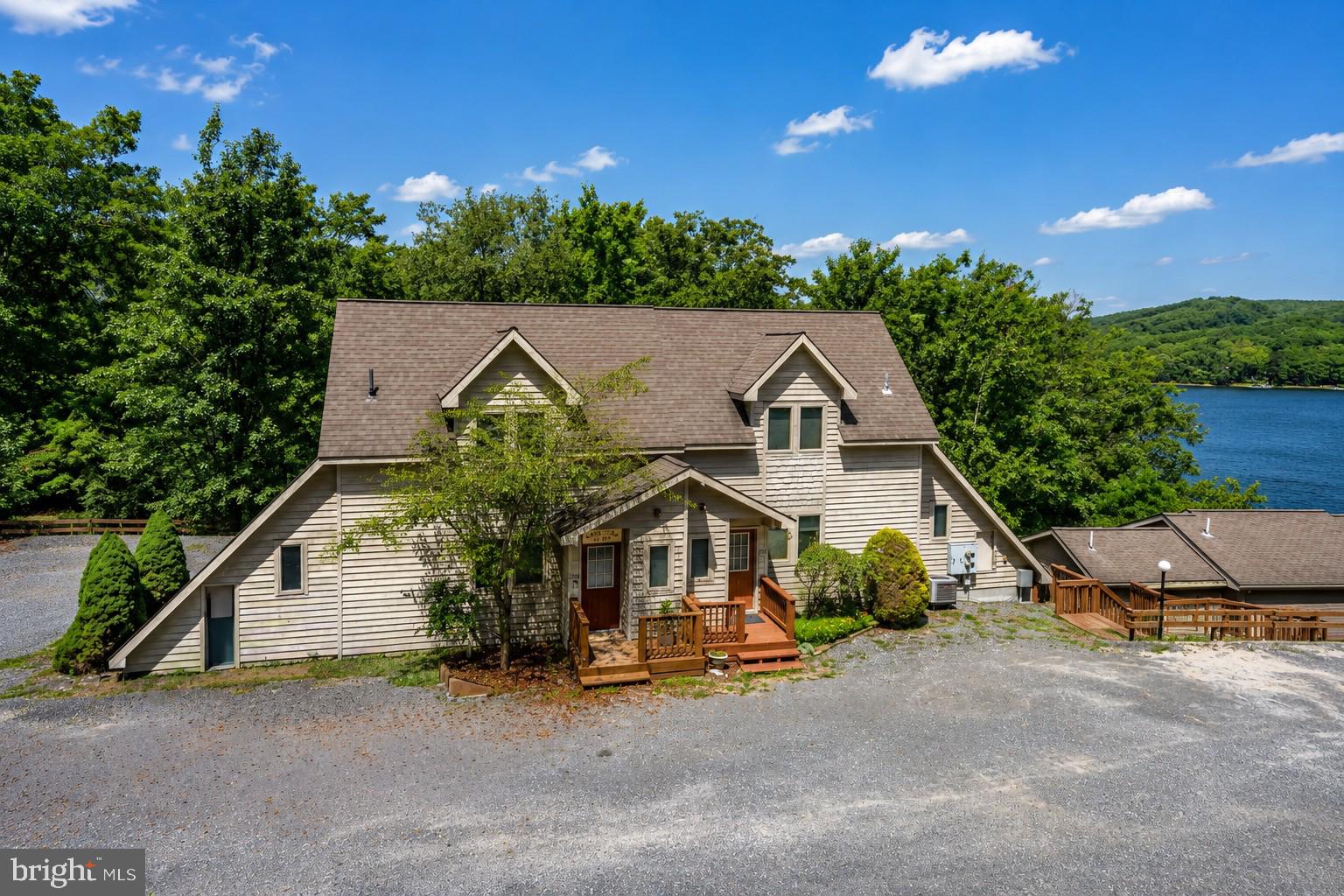 256 JEFFREY LANE 28