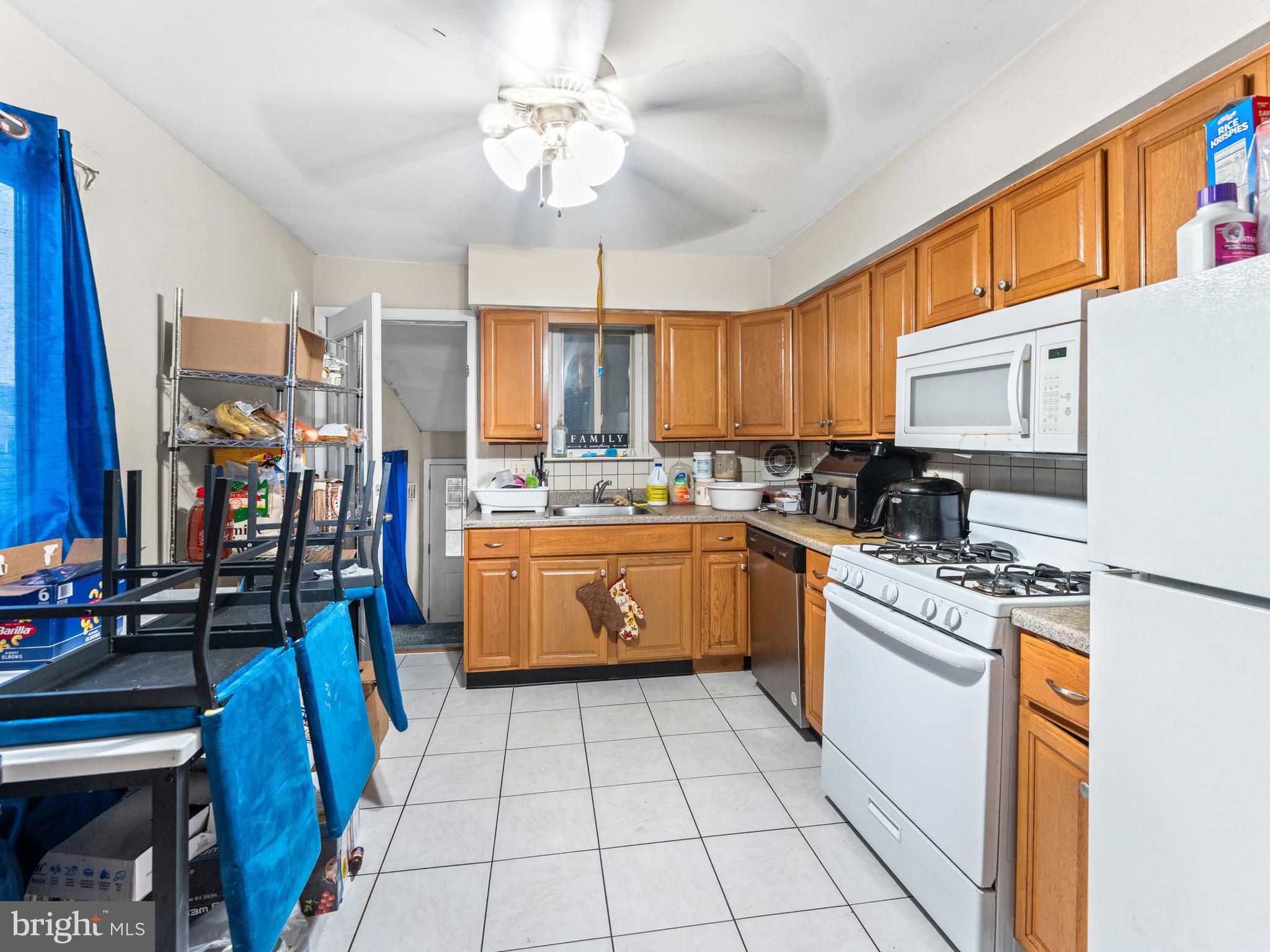 818 W EVESHAM ROAD