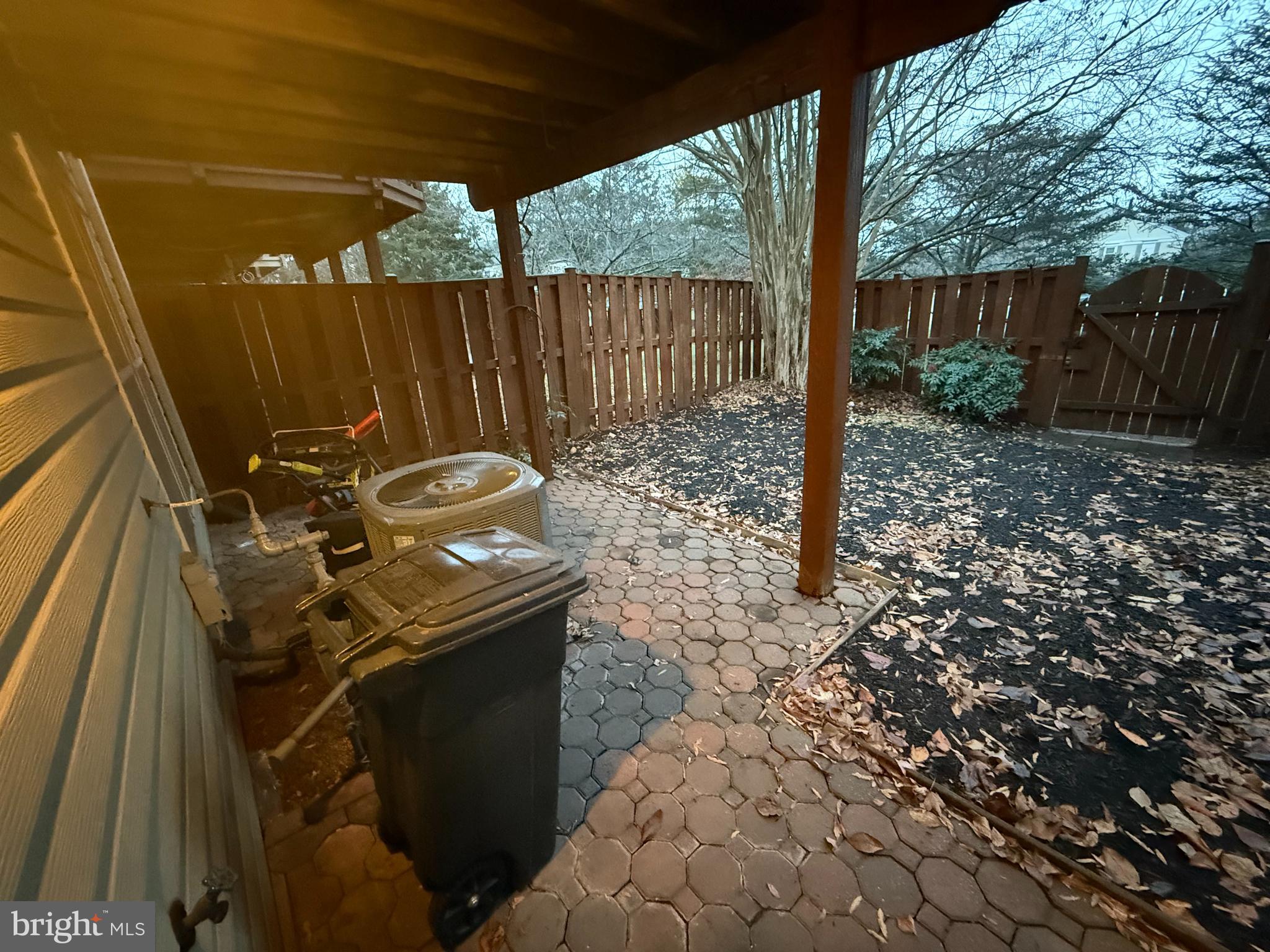 ASHBURN FARM - Residential Lease