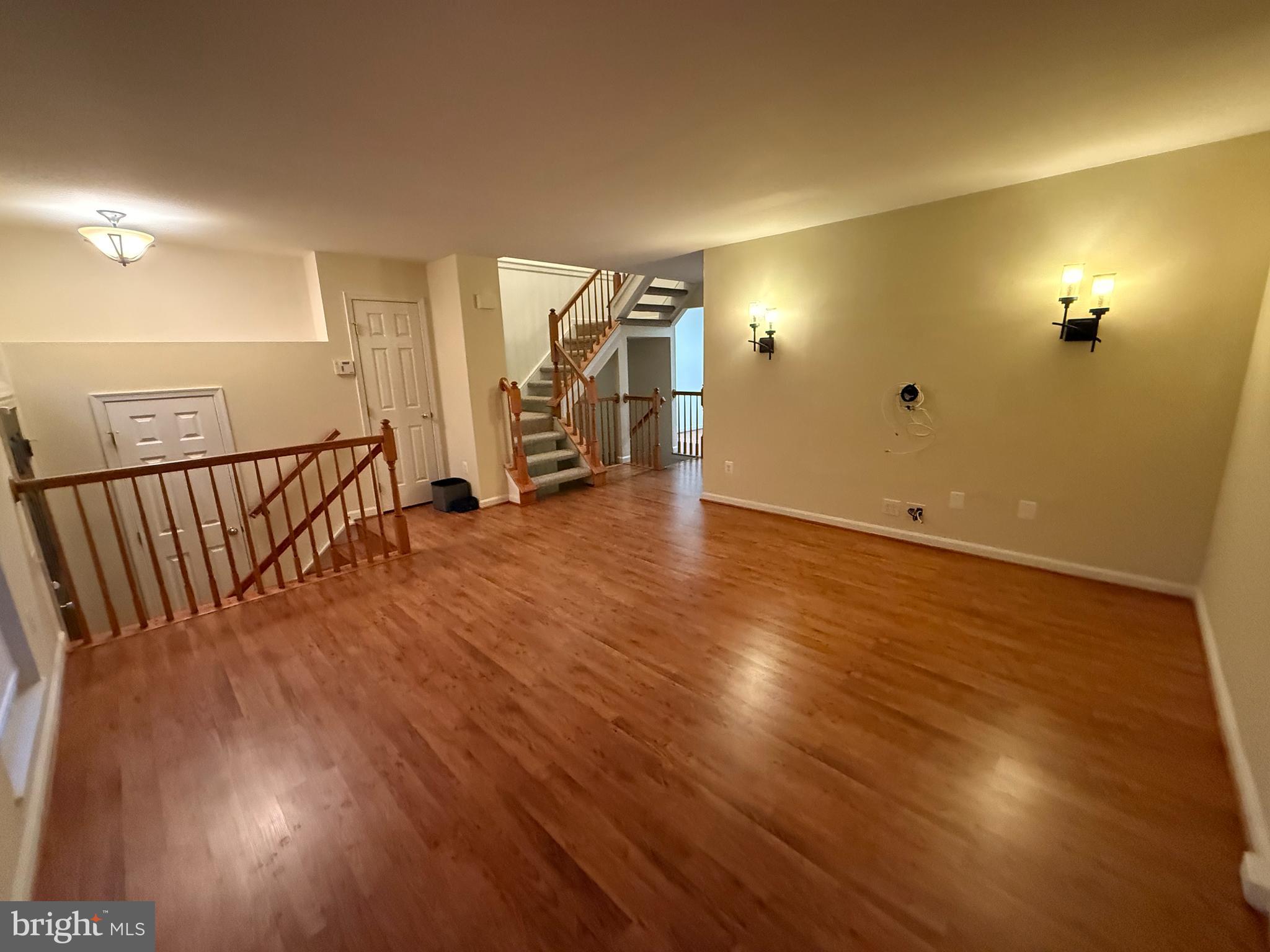 ASHBURN FARM - Residential Lease