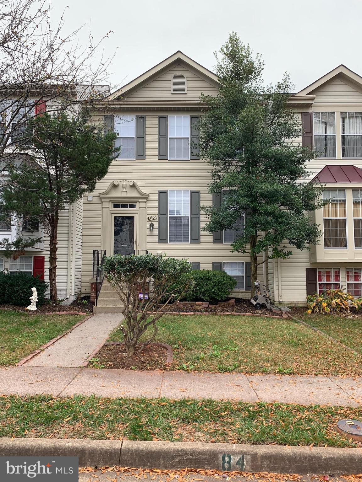 ASHBURN FARM - Residential Lease