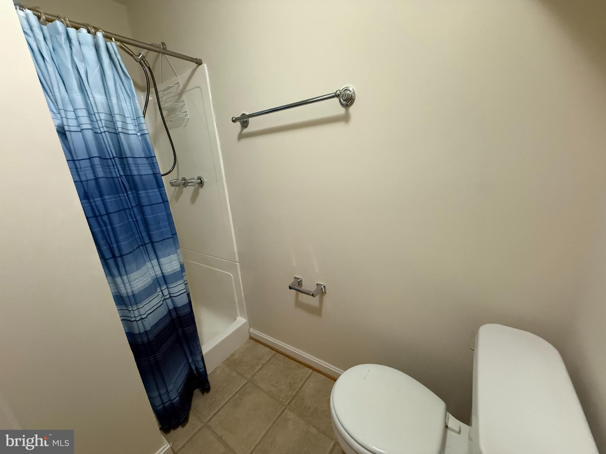 ASHBURN FARM - Residential Lease