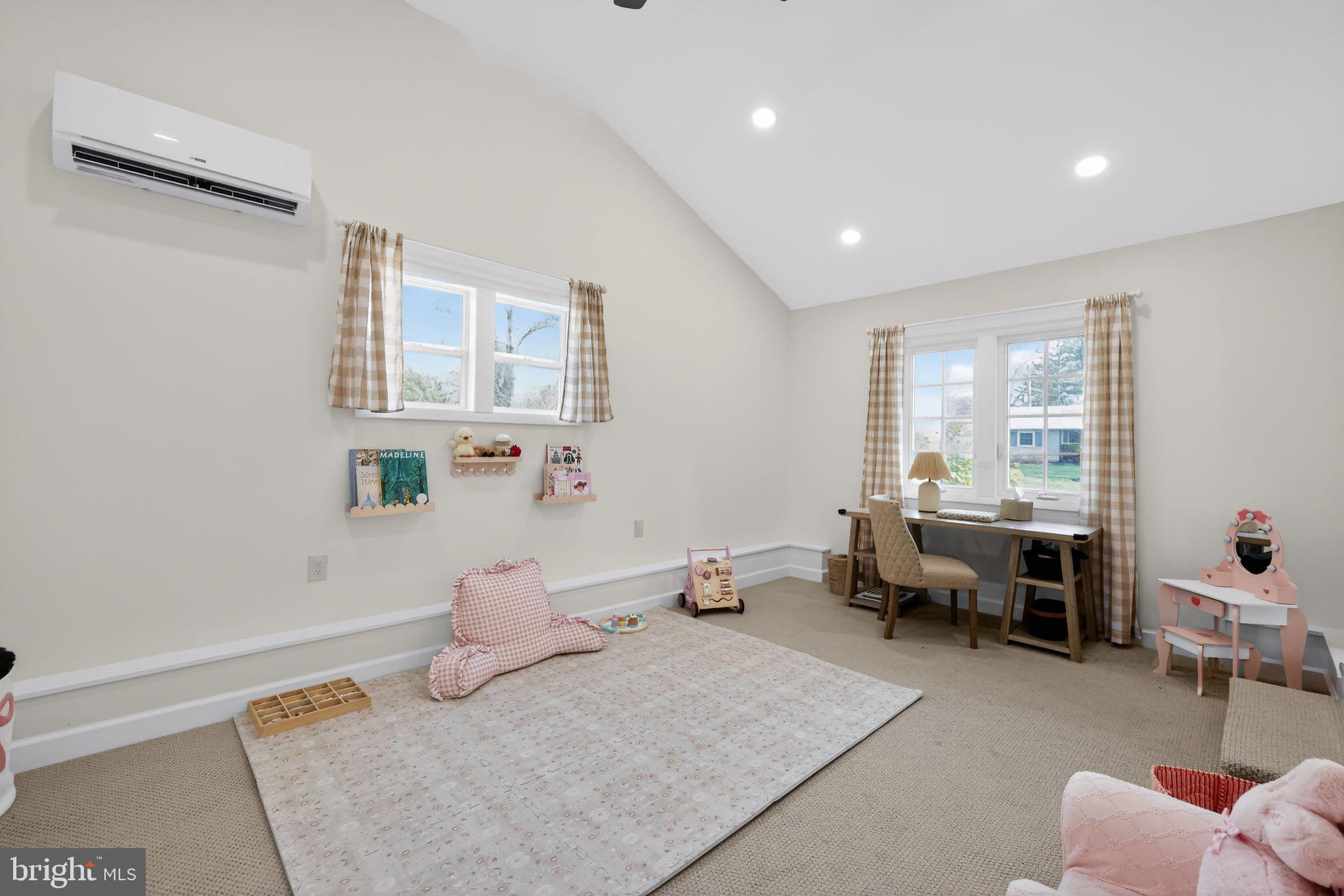 PENN VALLEY MANOR - Residential