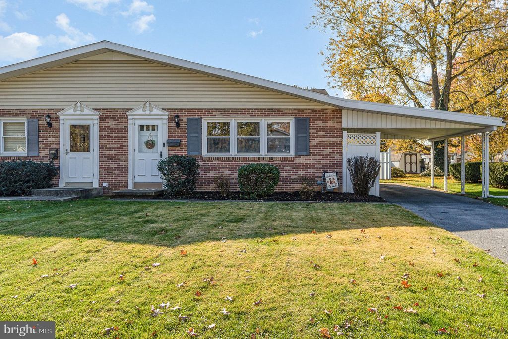 Photo of 504 Hensley Street, Lititz, PA 17543 (MLS # PALA2043902)