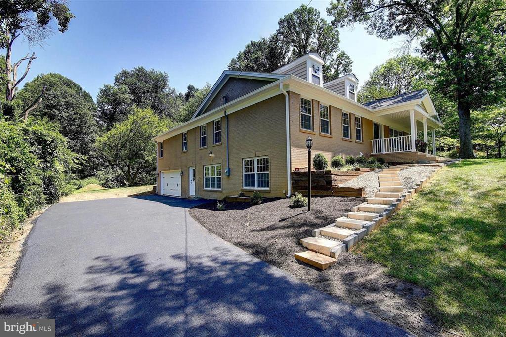 FAIRFAX ACRES - Residential Lease