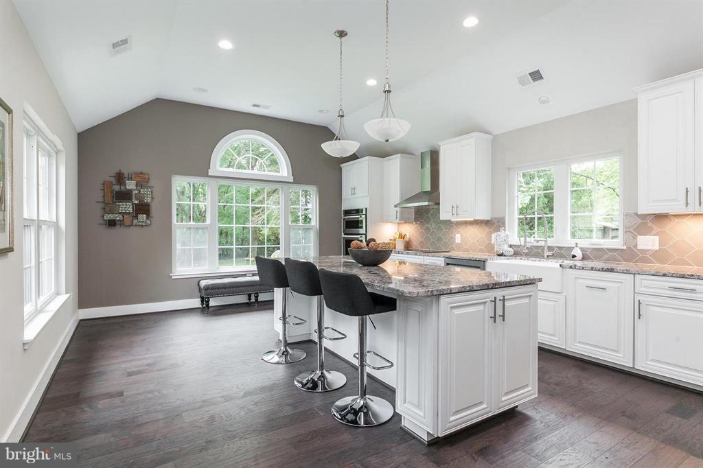 FAIRFAX ACRES - Residential Lease