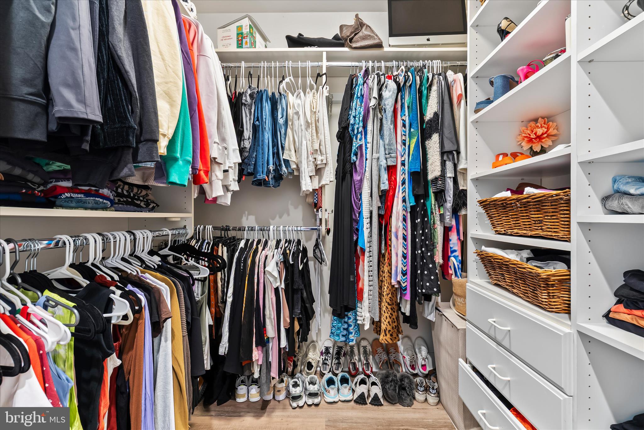 ROLAND PARK - Residential