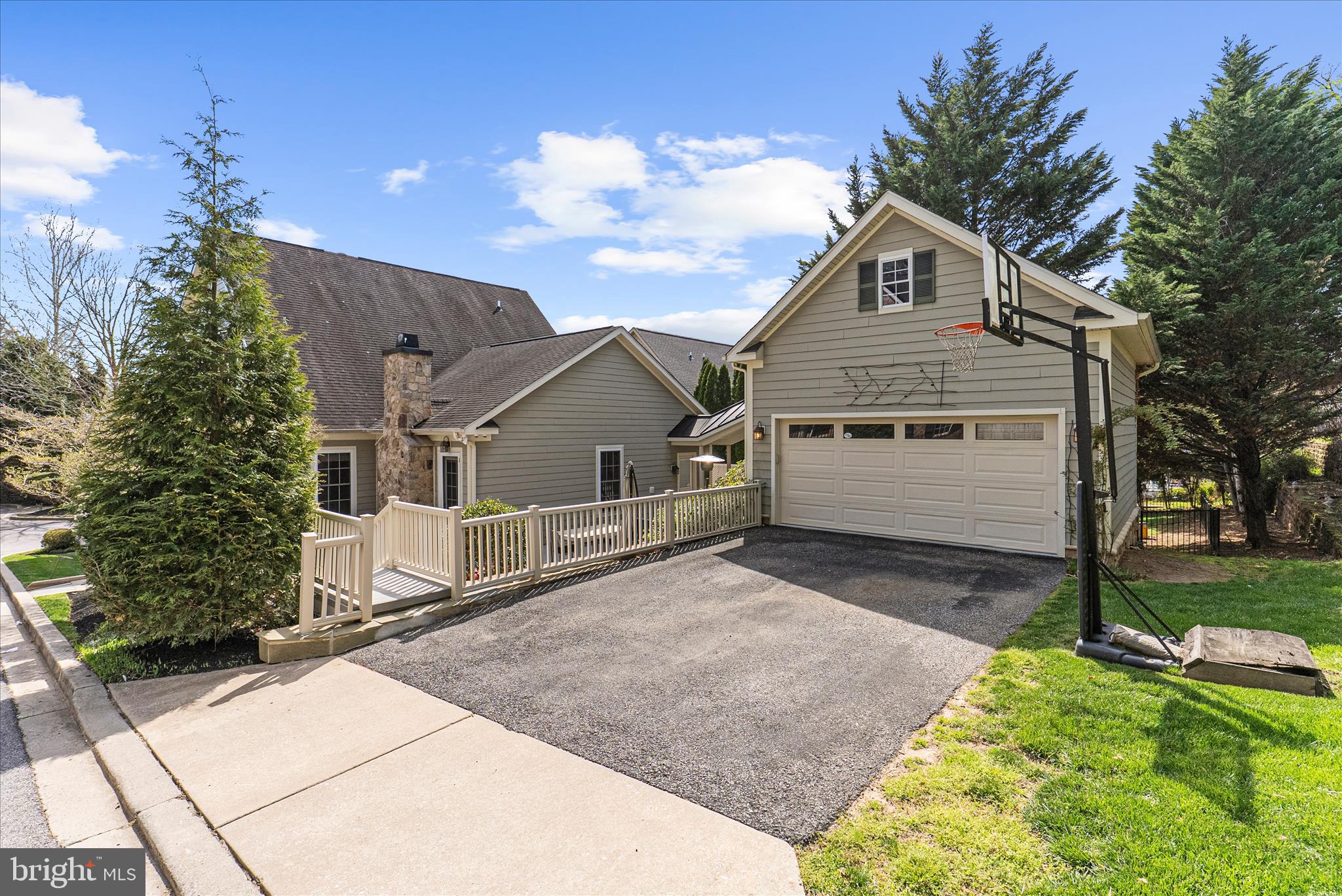 ROLAND PARK - Residential