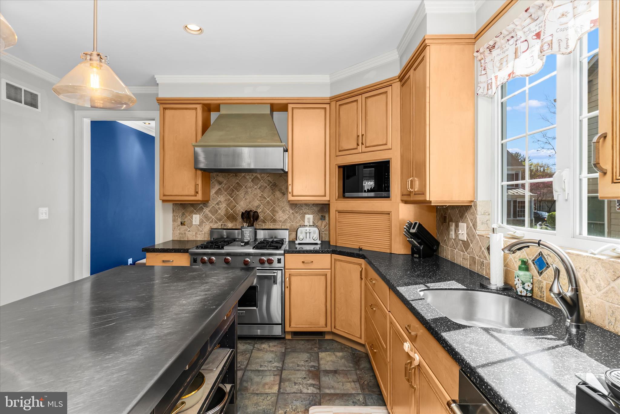 ROLAND PARK - Residential