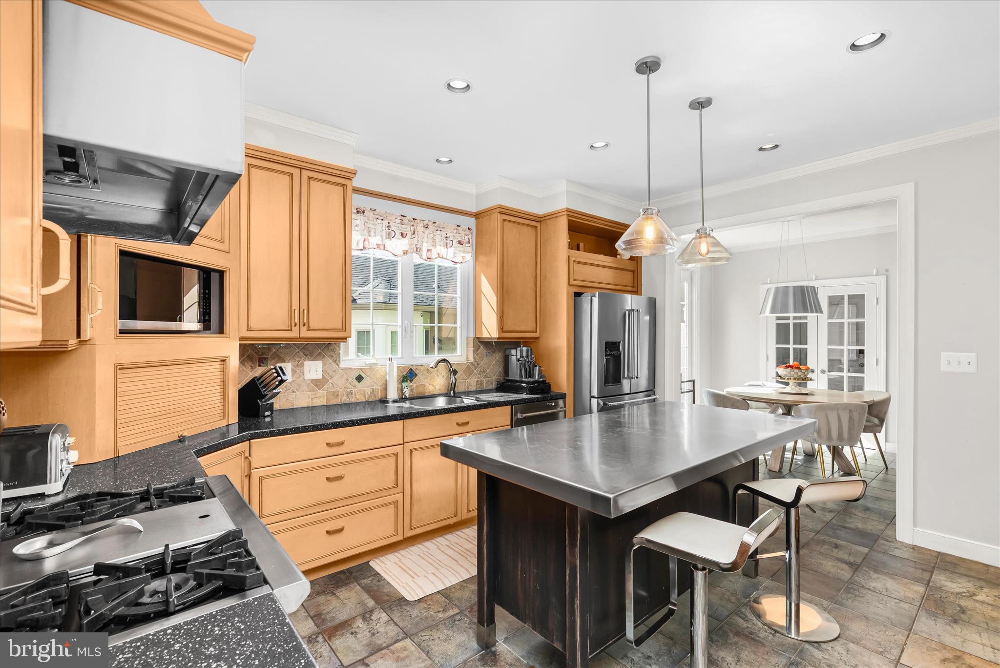 ROLAND PARK - Residential