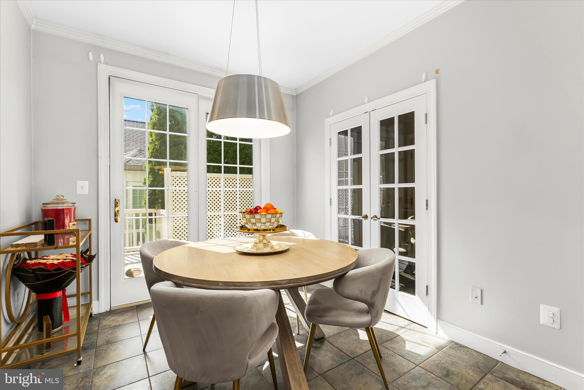 ROLAND PARK - Residential