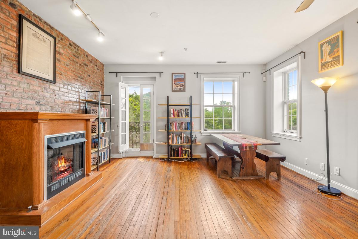 SHAW - Residential Lease