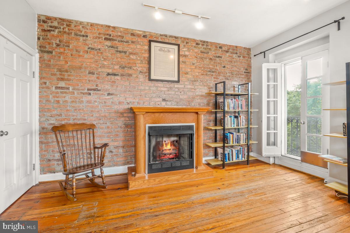 SHAW - Residential Lease