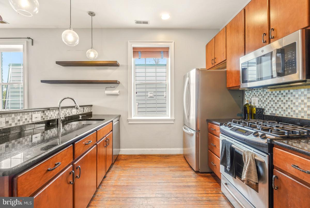 SHAW - Residential Lease