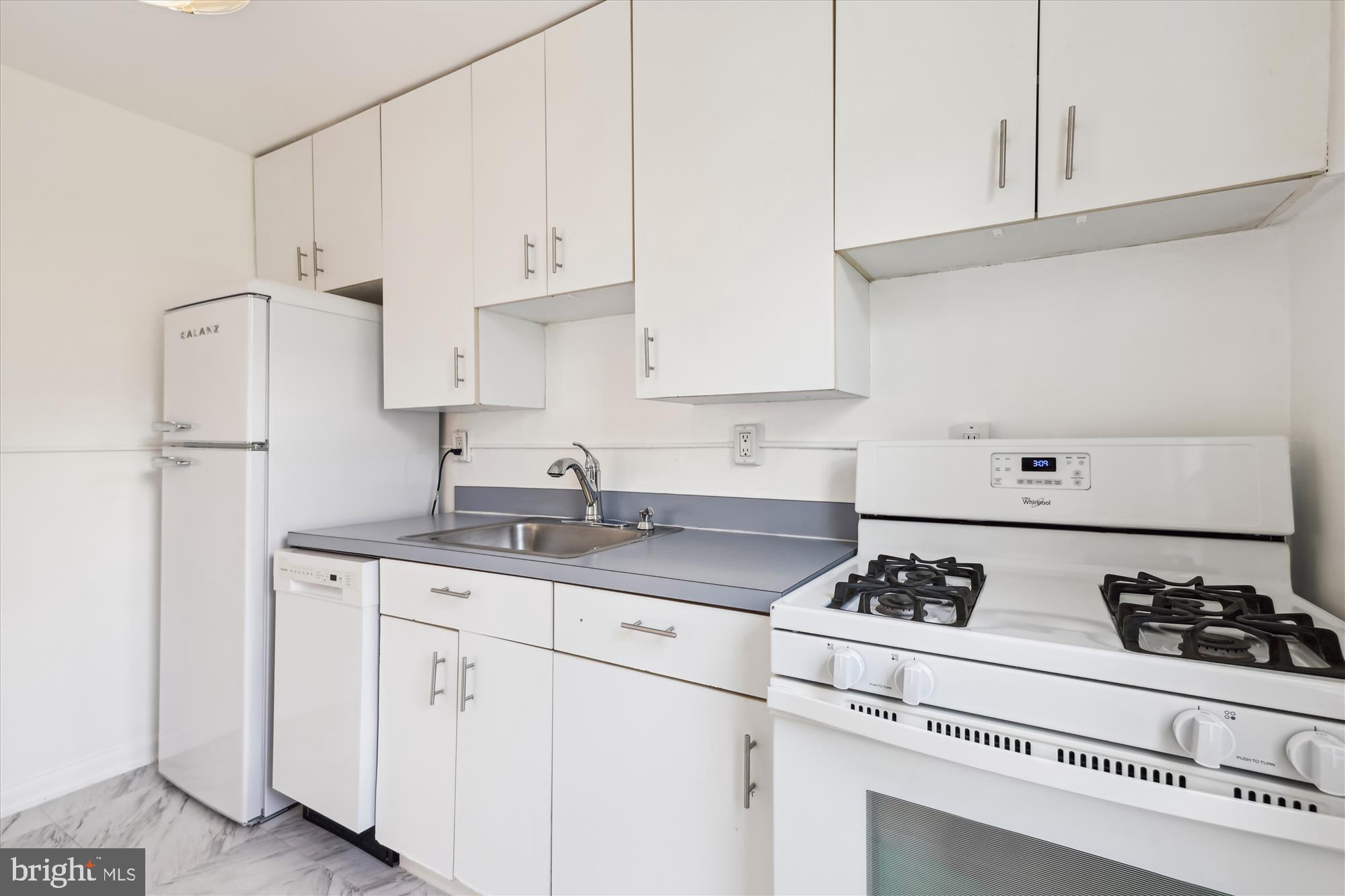 BELLE VIEW CONDOMINIUMS - Residential