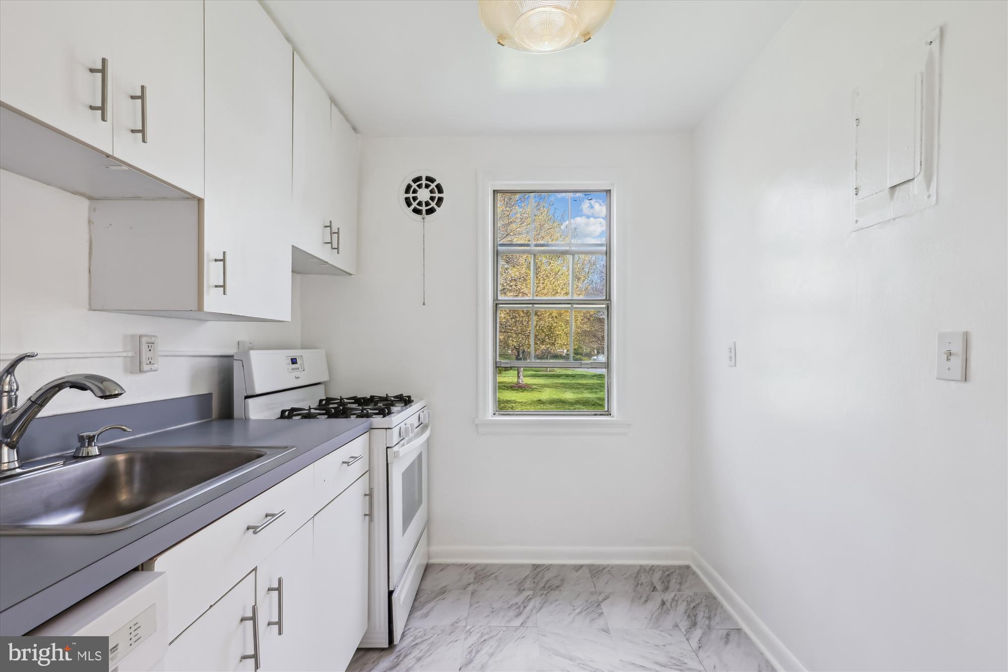 BELLE VIEW CONDOMINIUMS - Residential