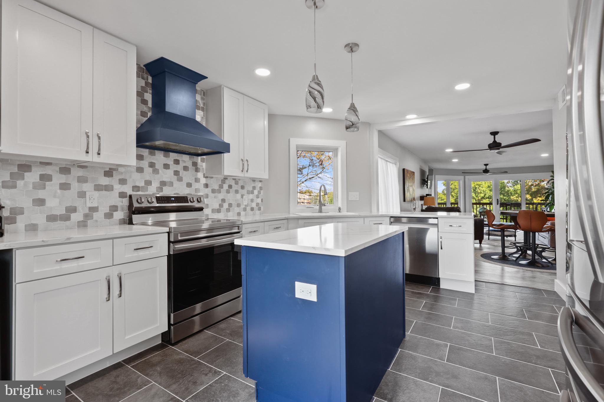 VILLAGE OF CHESAPEAKE HARBOUR - Residential