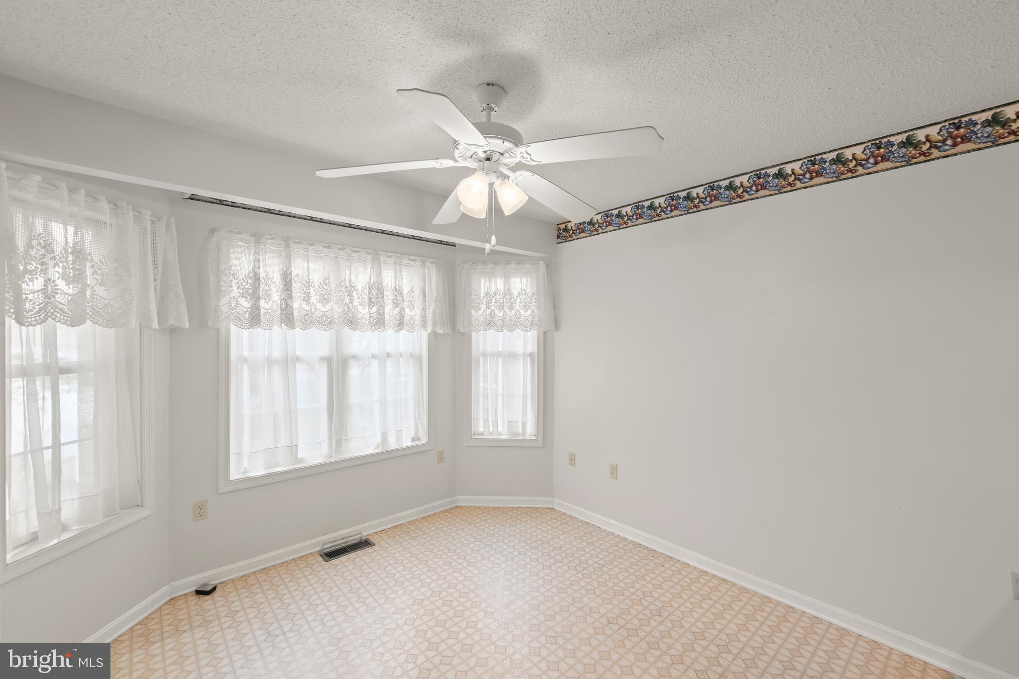 LAUREL RIDGE - Residential