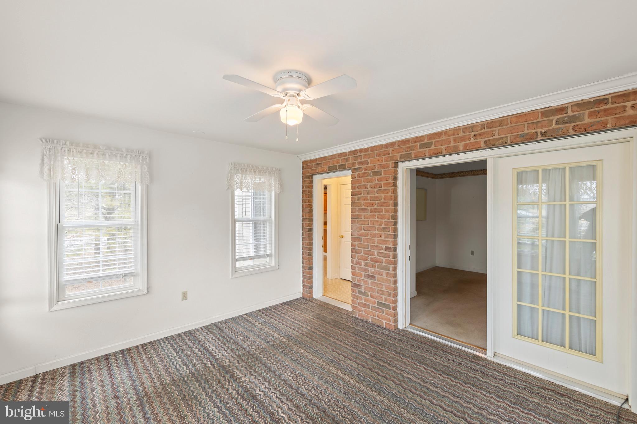 LAUREL RIDGE - Residential