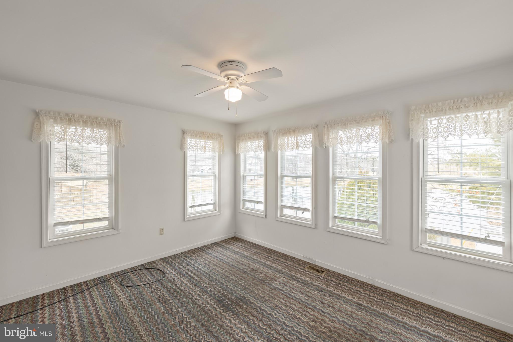 LAUREL RIDGE - Residential