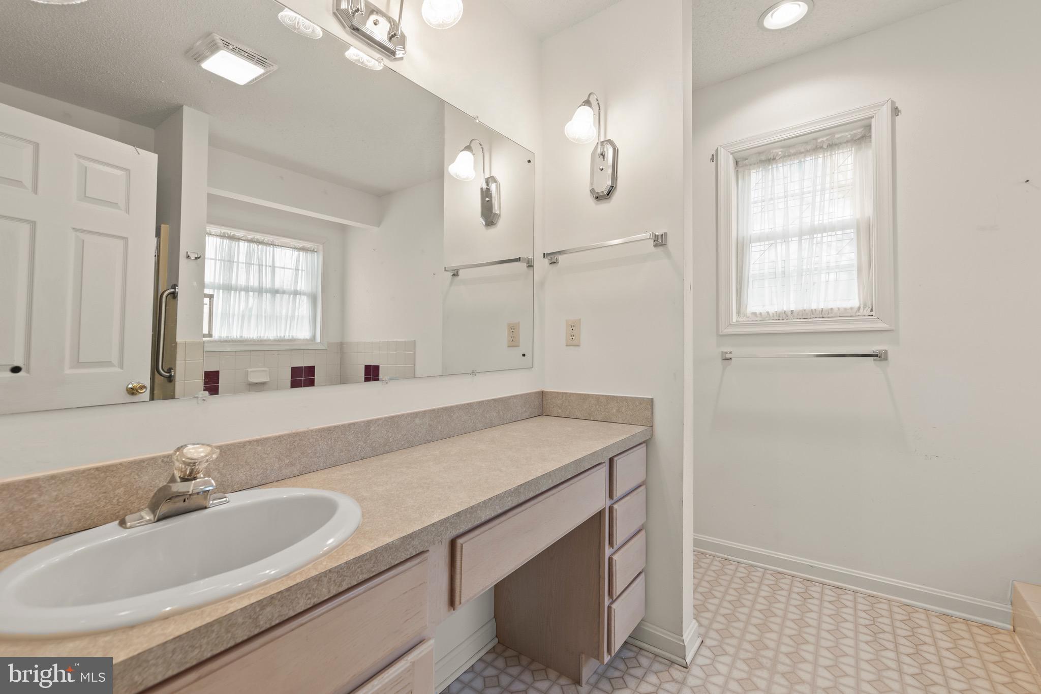 LAUREL RIDGE - Residential