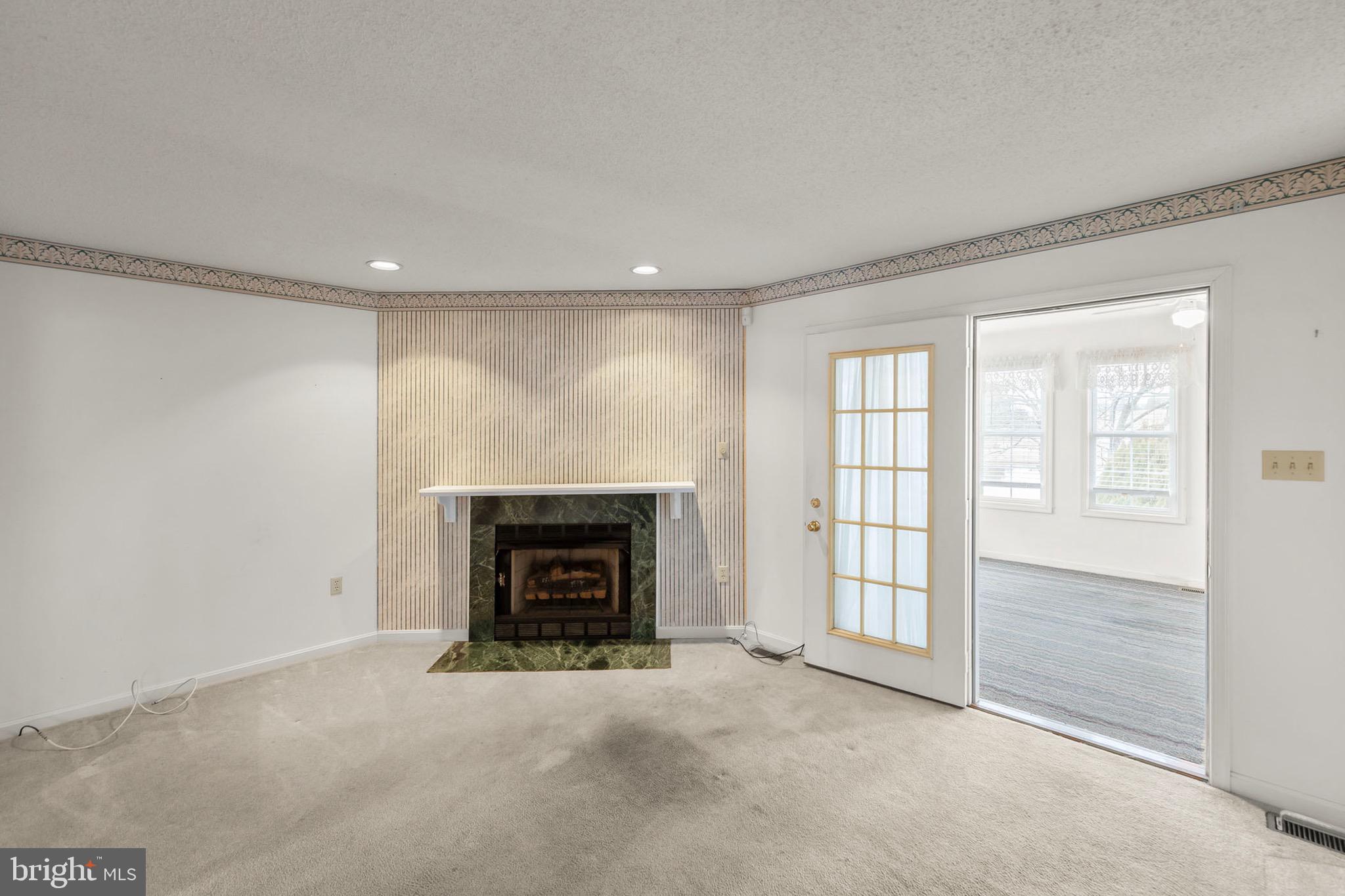 LAUREL RIDGE - Residential