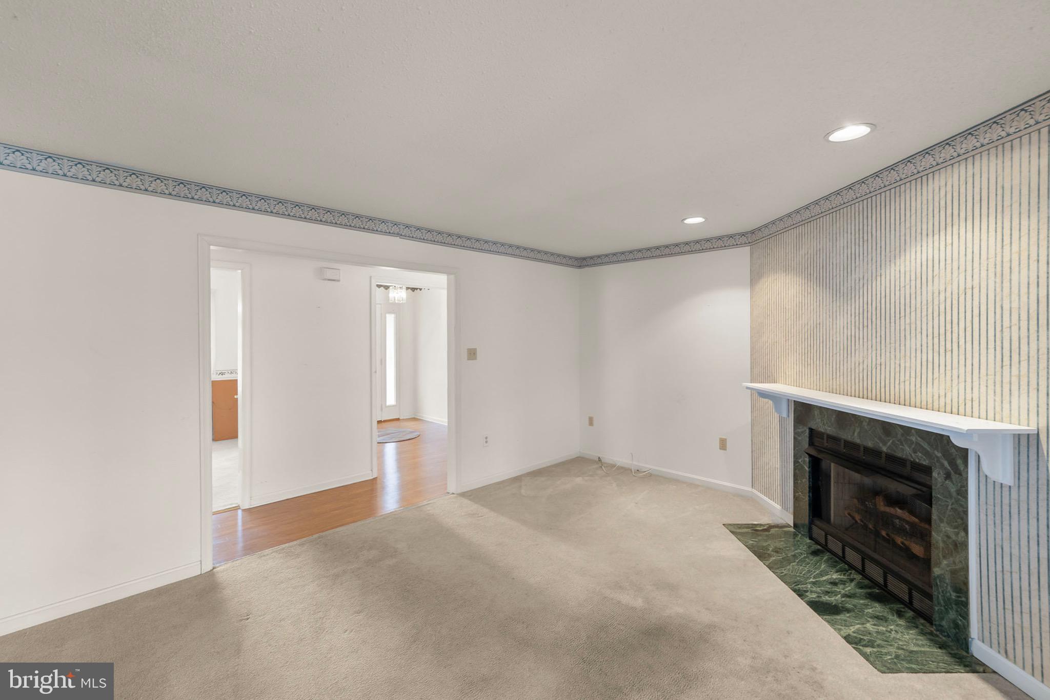 LAUREL RIDGE - Residential