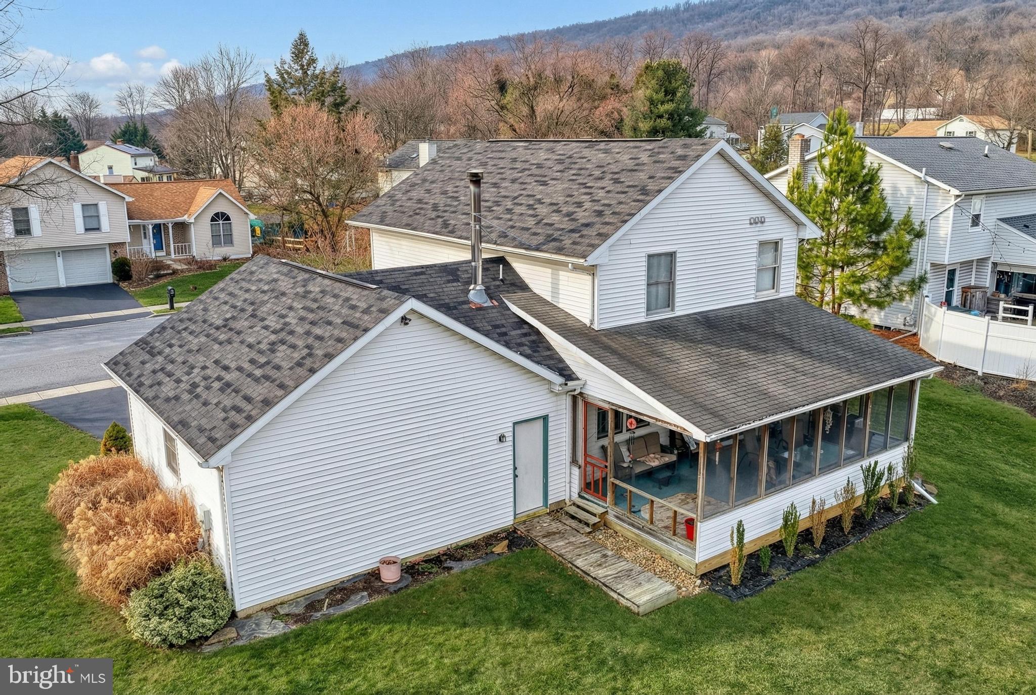 MOUNTAIN VIEW ESTATES - Residential