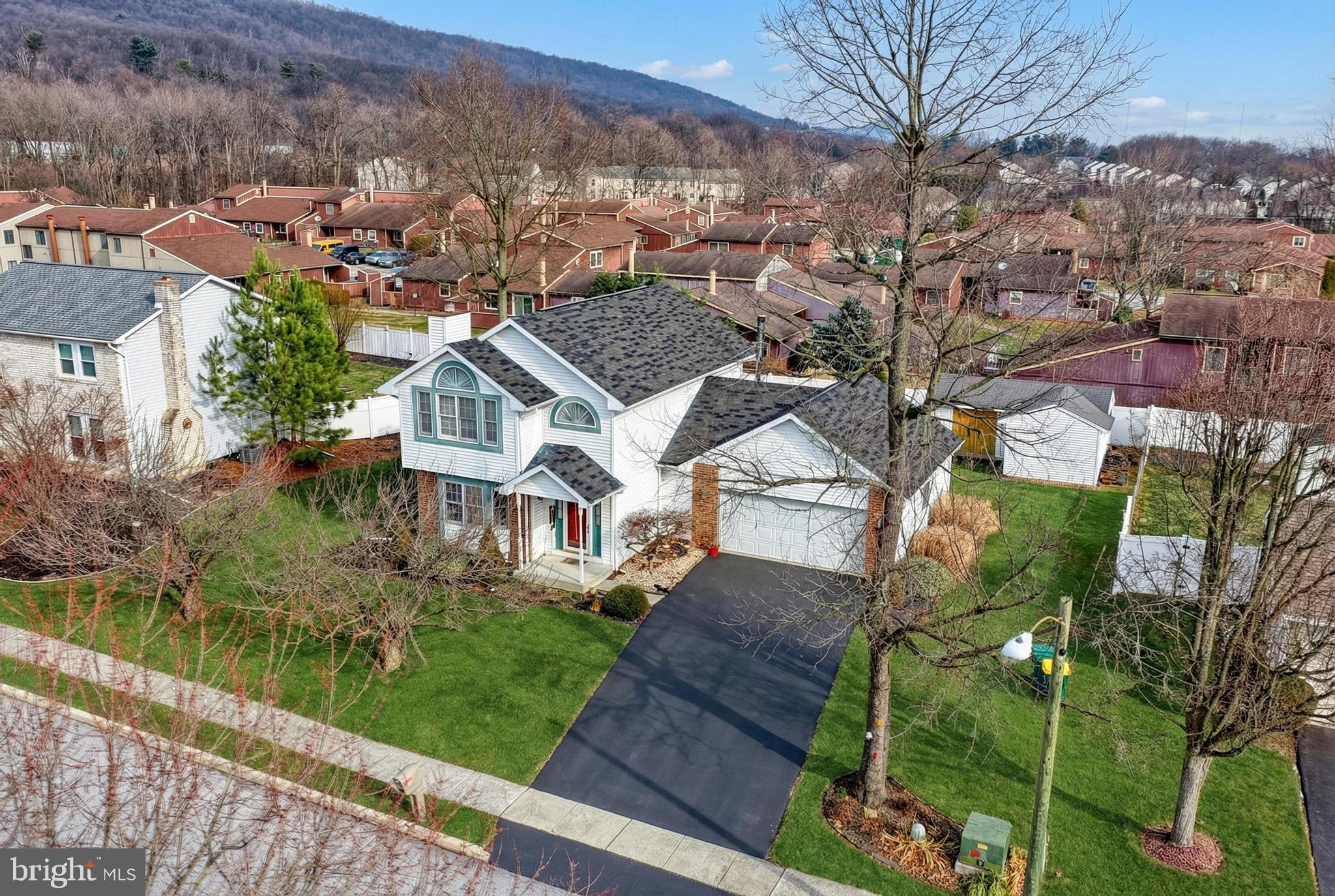 MOUNTAIN VIEW ESTATES - Residential