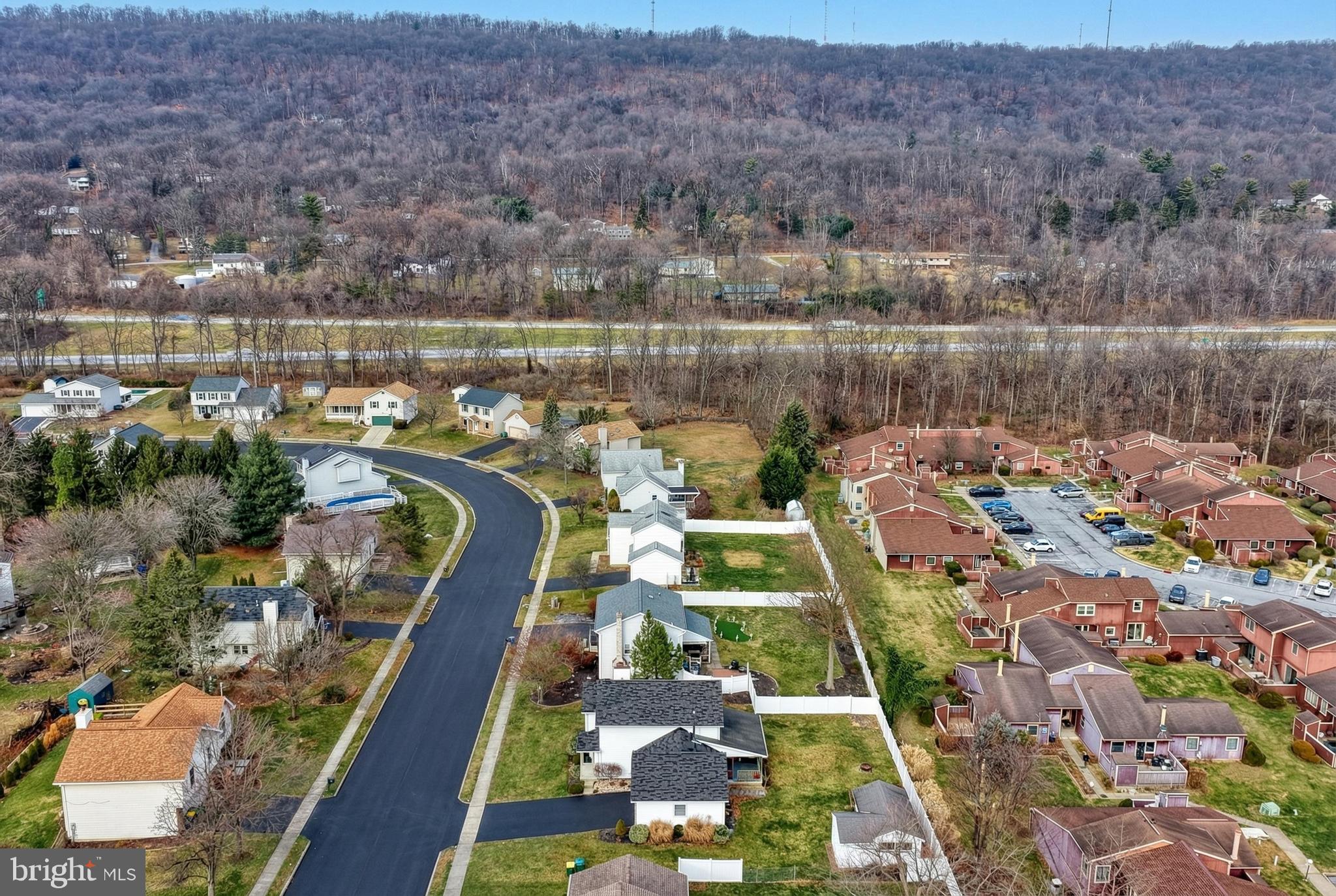 MOUNTAIN VIEW ESTATES - Residential