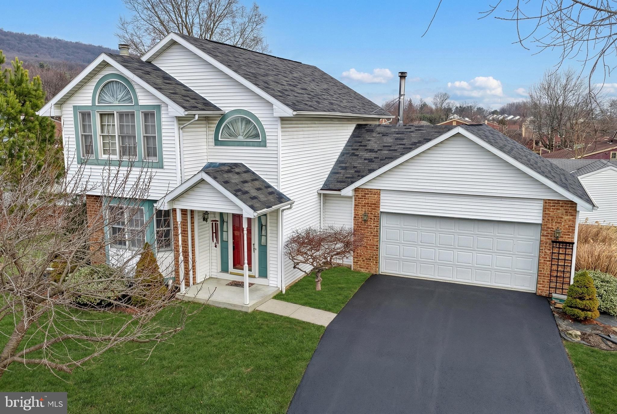 MOUNTAIN VIEW ESTATES - Residential