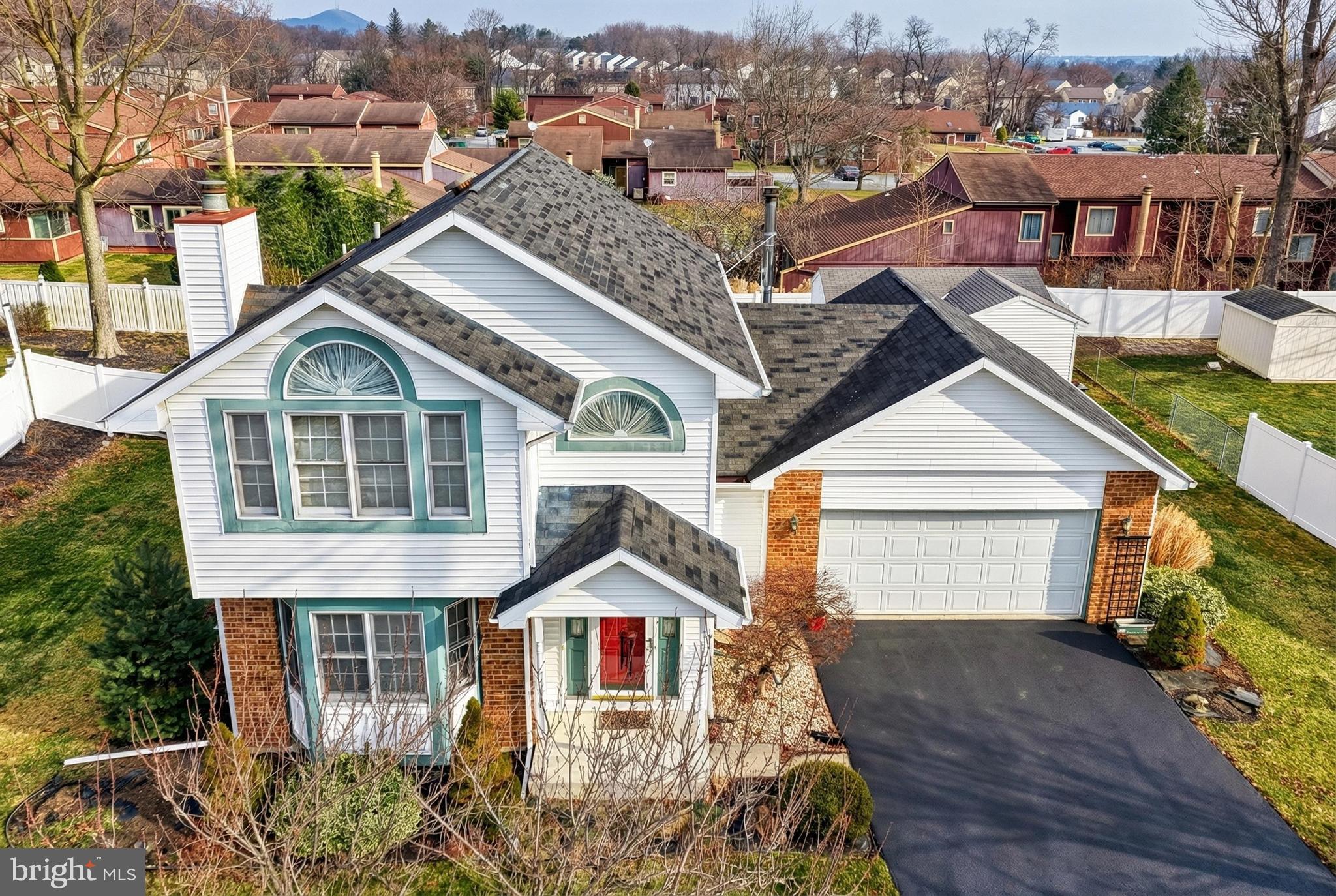 MOUNTAIN VIEW ESTATES - Residential