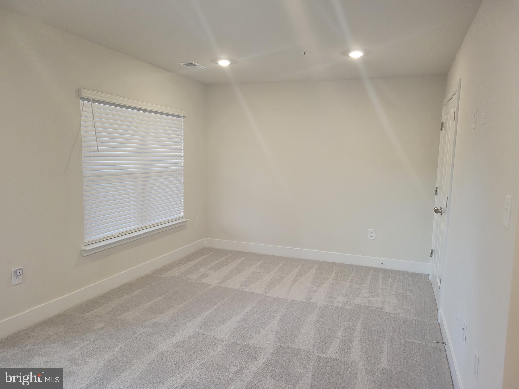 MARRIOTTSVILLE OVERLOOK - Residential Lease