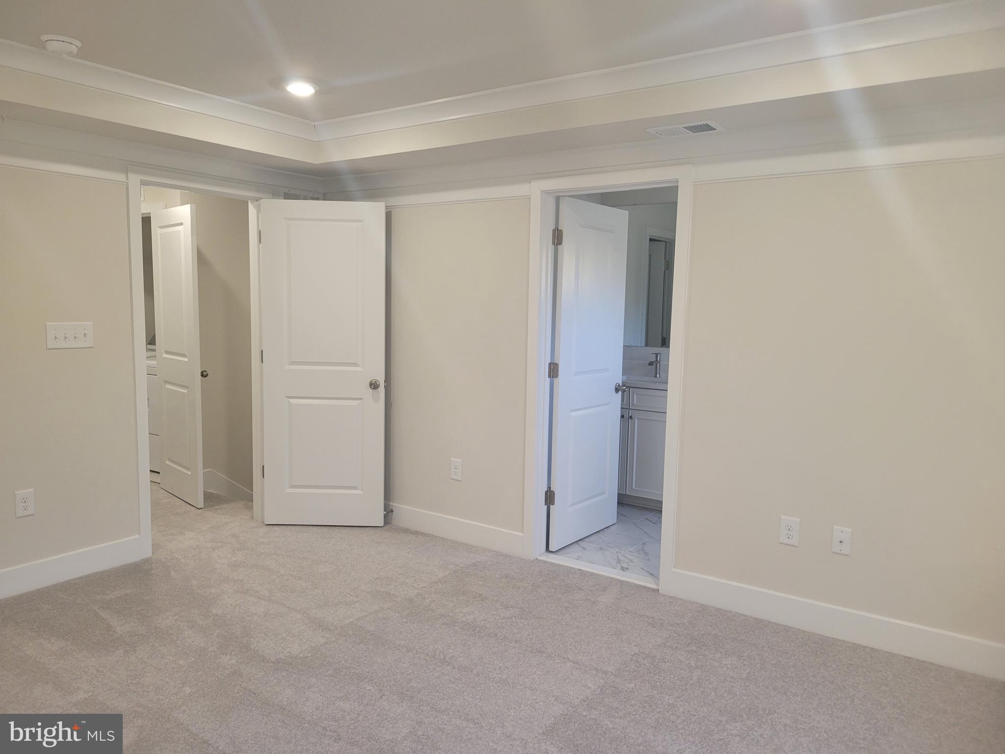 MARRIOTTSVILLE OVERLOOK - Residential Lease