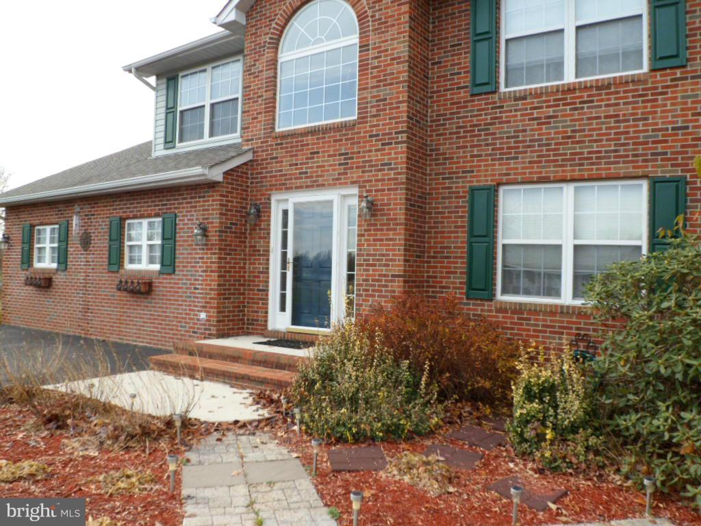 JOHN WAYNE ESTATES - Residential