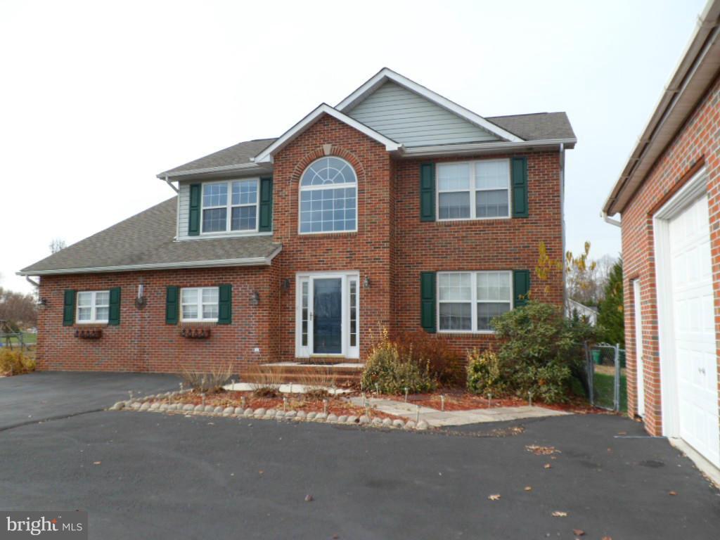 JOHN WAYNE ESTATES - Residential