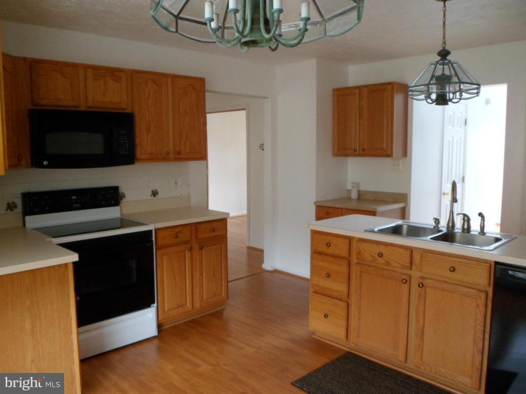 JOHN WAYNE ESTATES - Residential