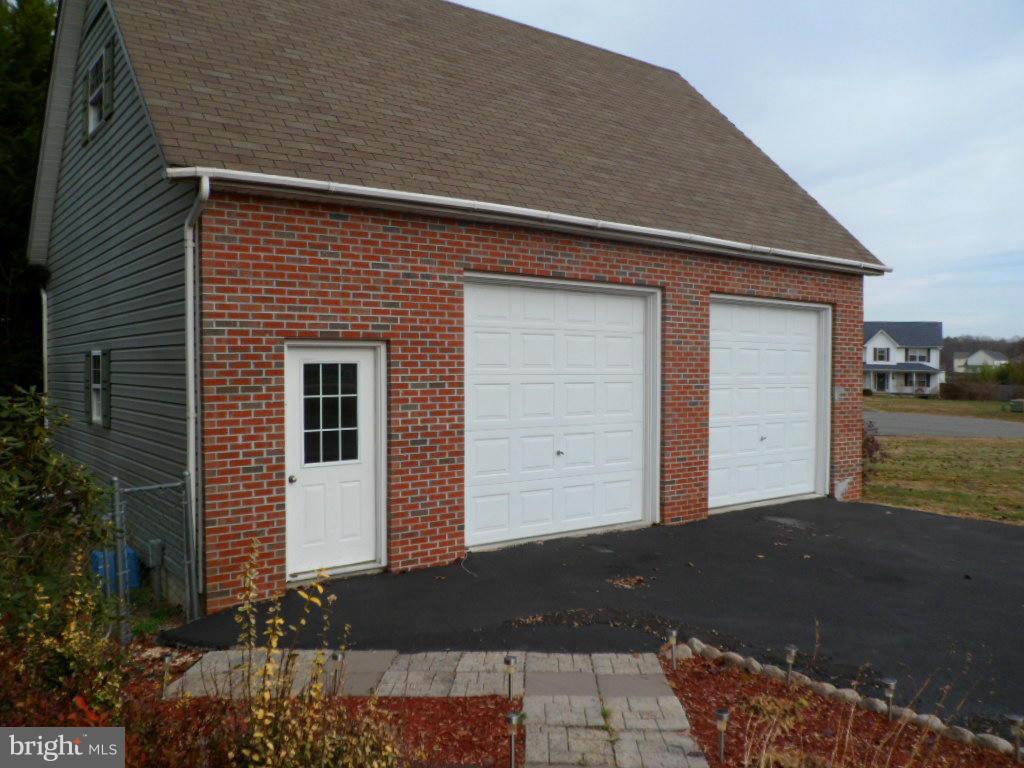 JOHN WAYNE ESTATES - Residential