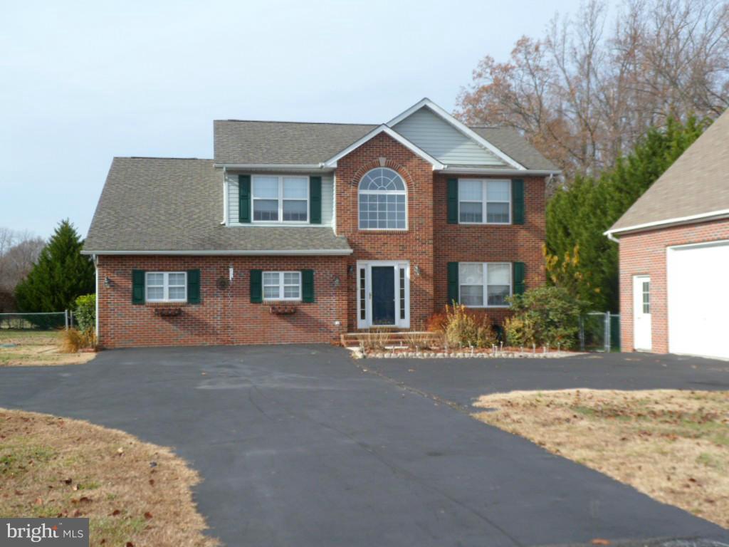 JOHN WAYNE ESTATES - Residential