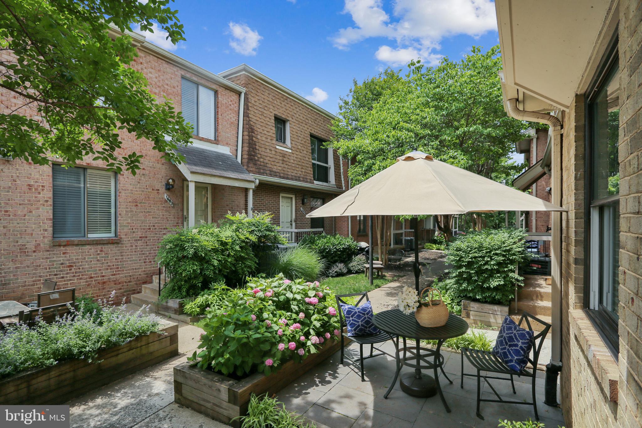 BEVERLEY HILLS - Residential