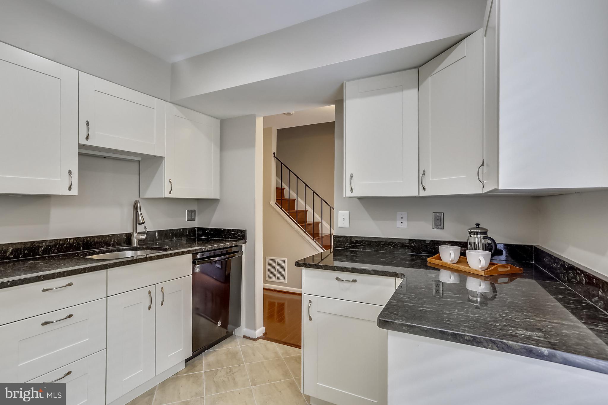 BEVERLEY HILLS - Residential