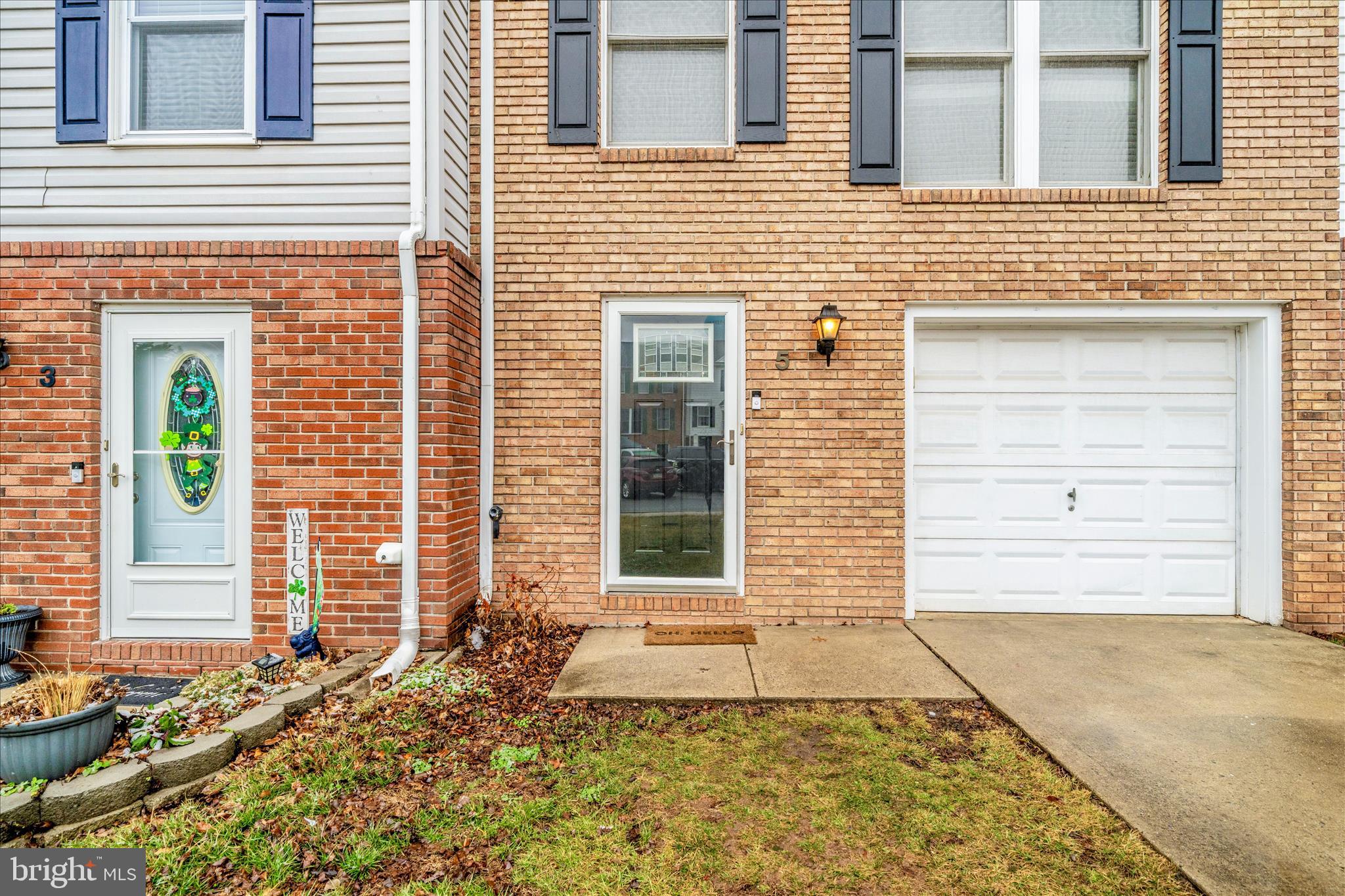 ALBERT COURTS - Residential