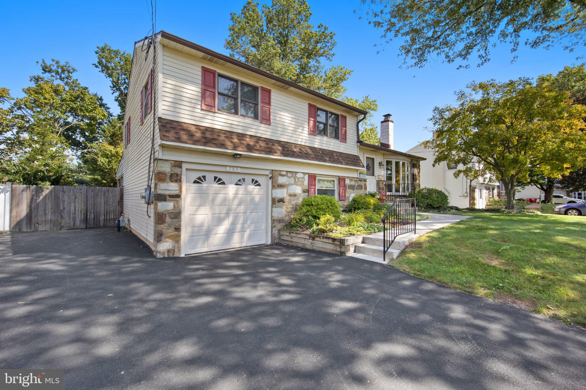 785 GARDEN ROAD