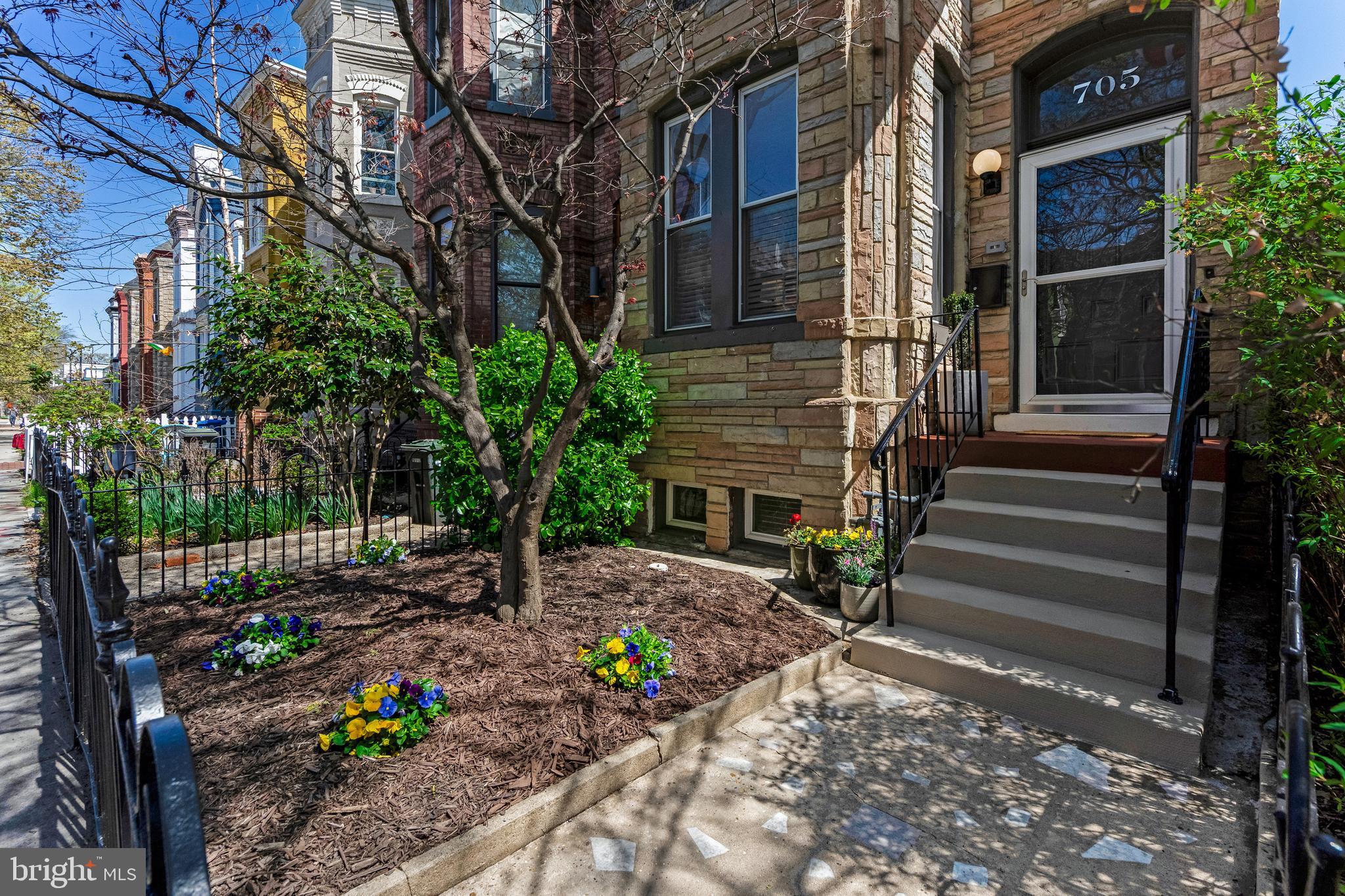 705 7TH STREET NE