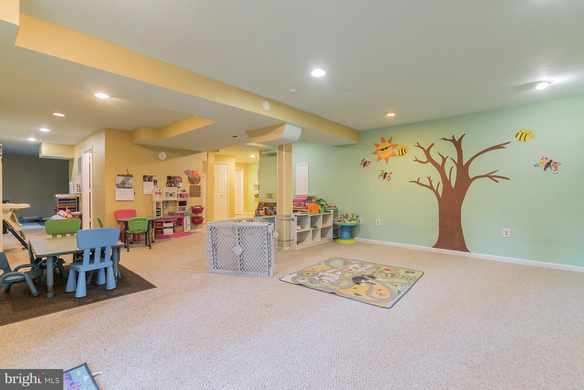 RIDGEGATE WOODS - Residential