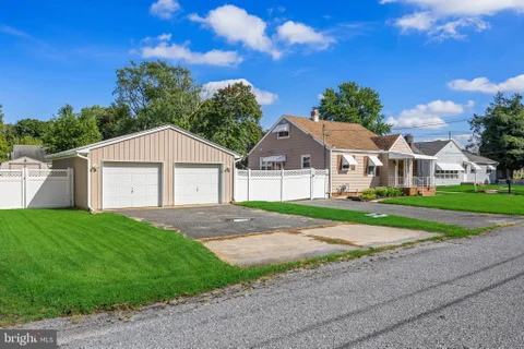 MLS: NJCB2032498