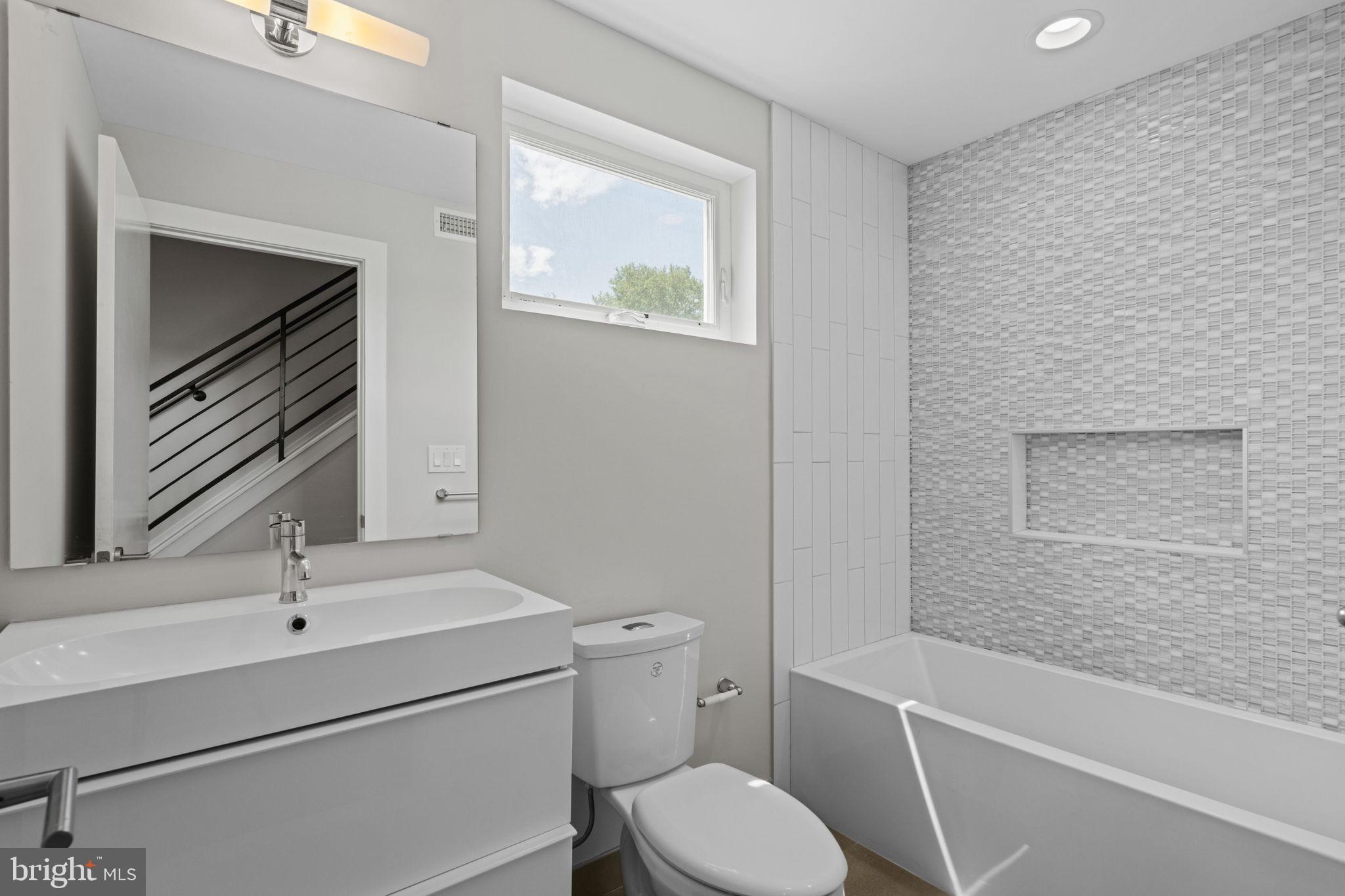 FAIRMOUNT - Residential
