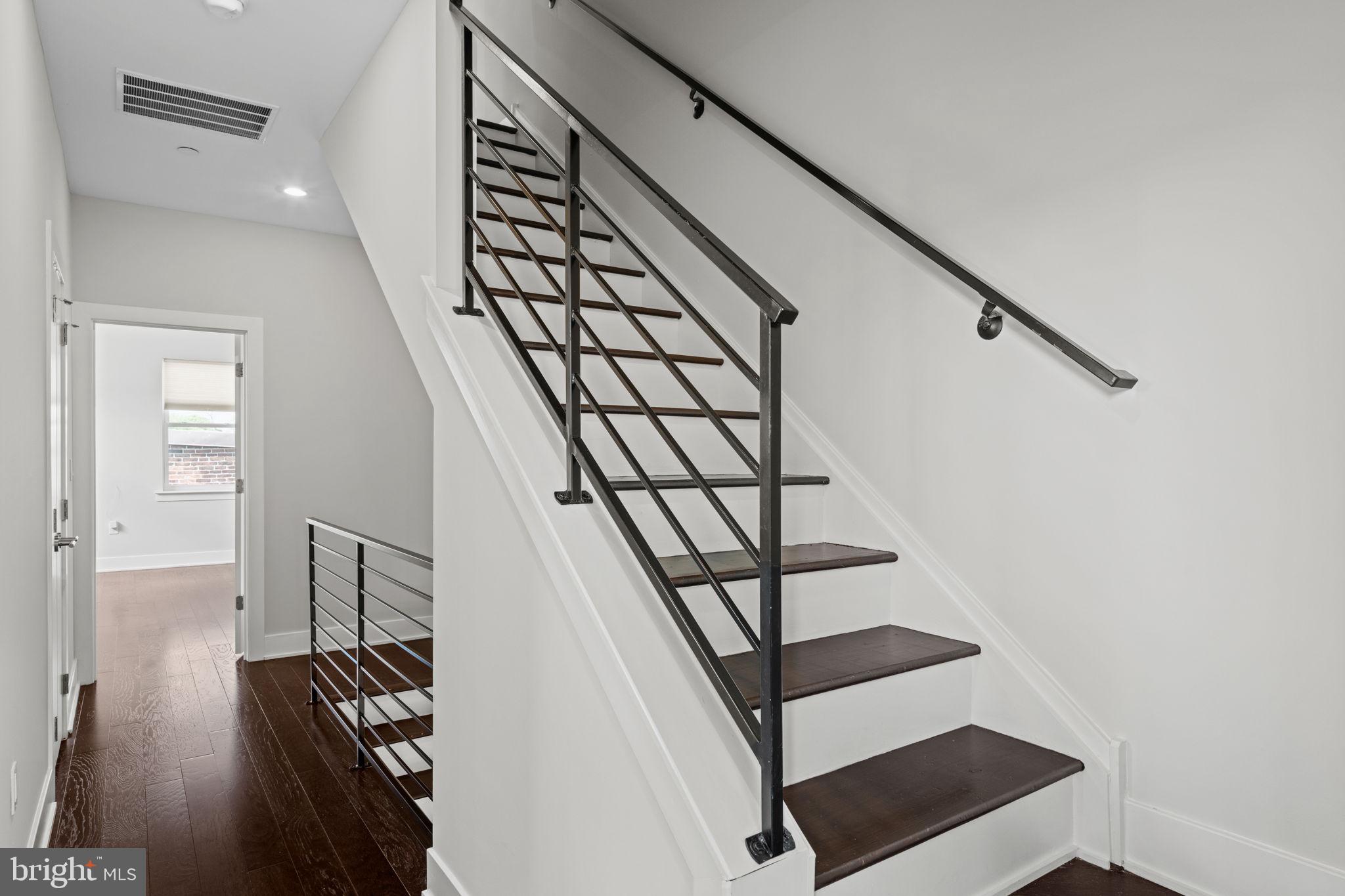 FAIRMOUNT - Residential