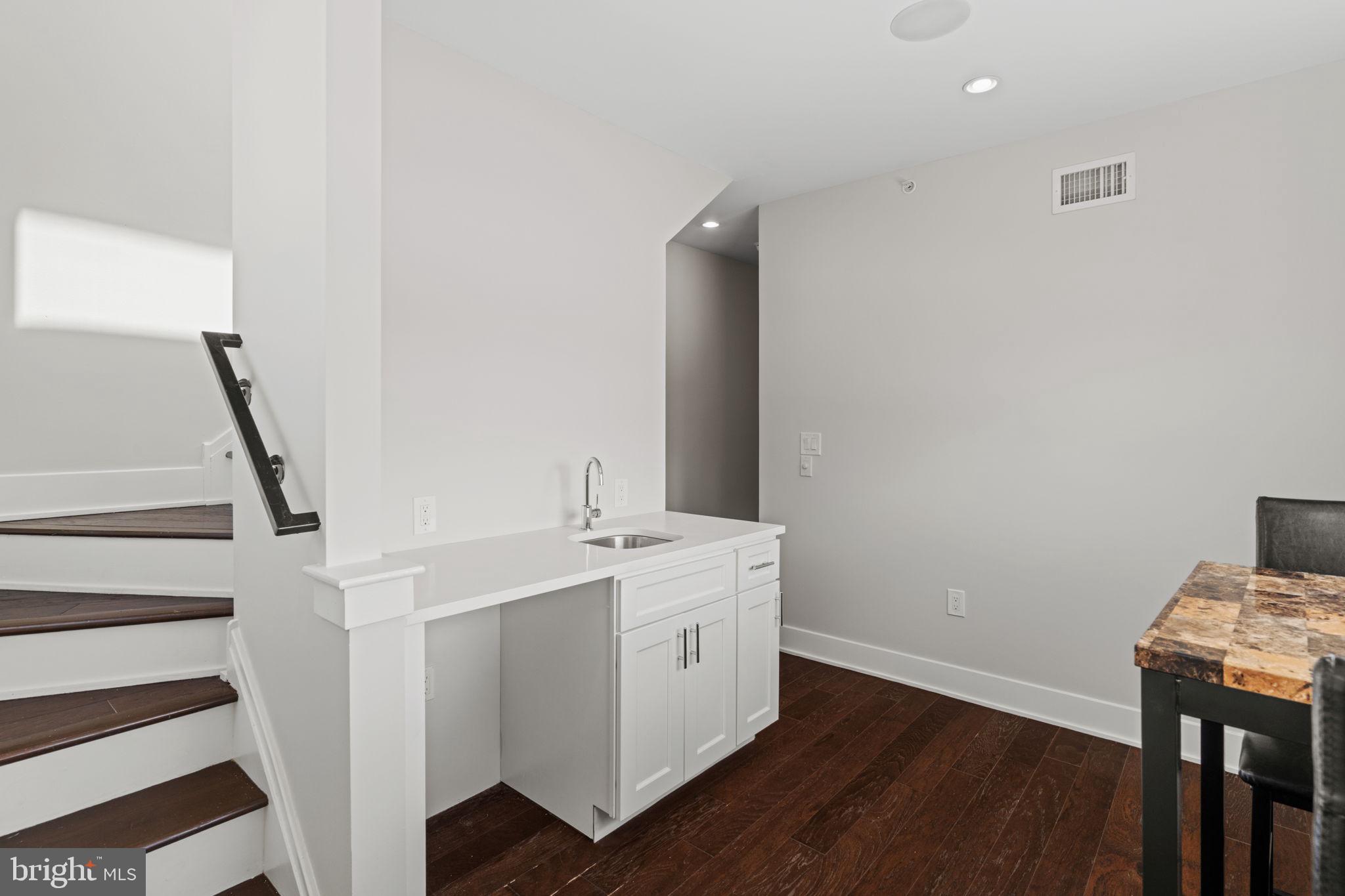 FAIRMOUNT - Residential