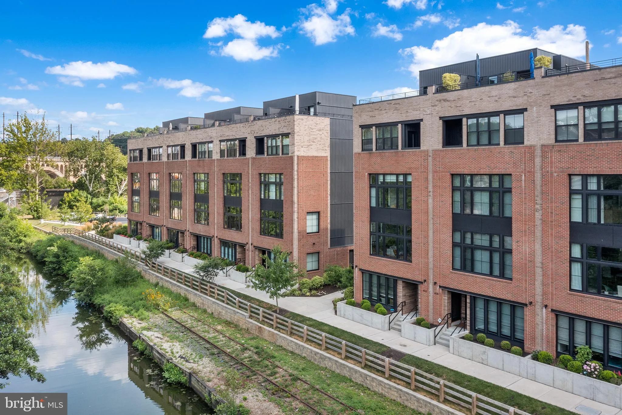 Philadelphia, Pennsylvania 19127, United States, 4 Bedrooms Bedrooms, ,4 BathroomsBathrooms,Residential,Contingent,53194